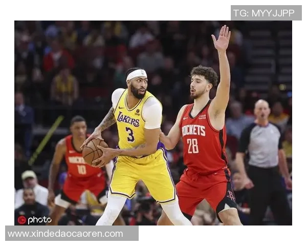 火箭队与湖人队激战第三场精彩视频回顾与赛后分析 火箭队与湖人队激战第三场精彩视频回顾与赛后分析